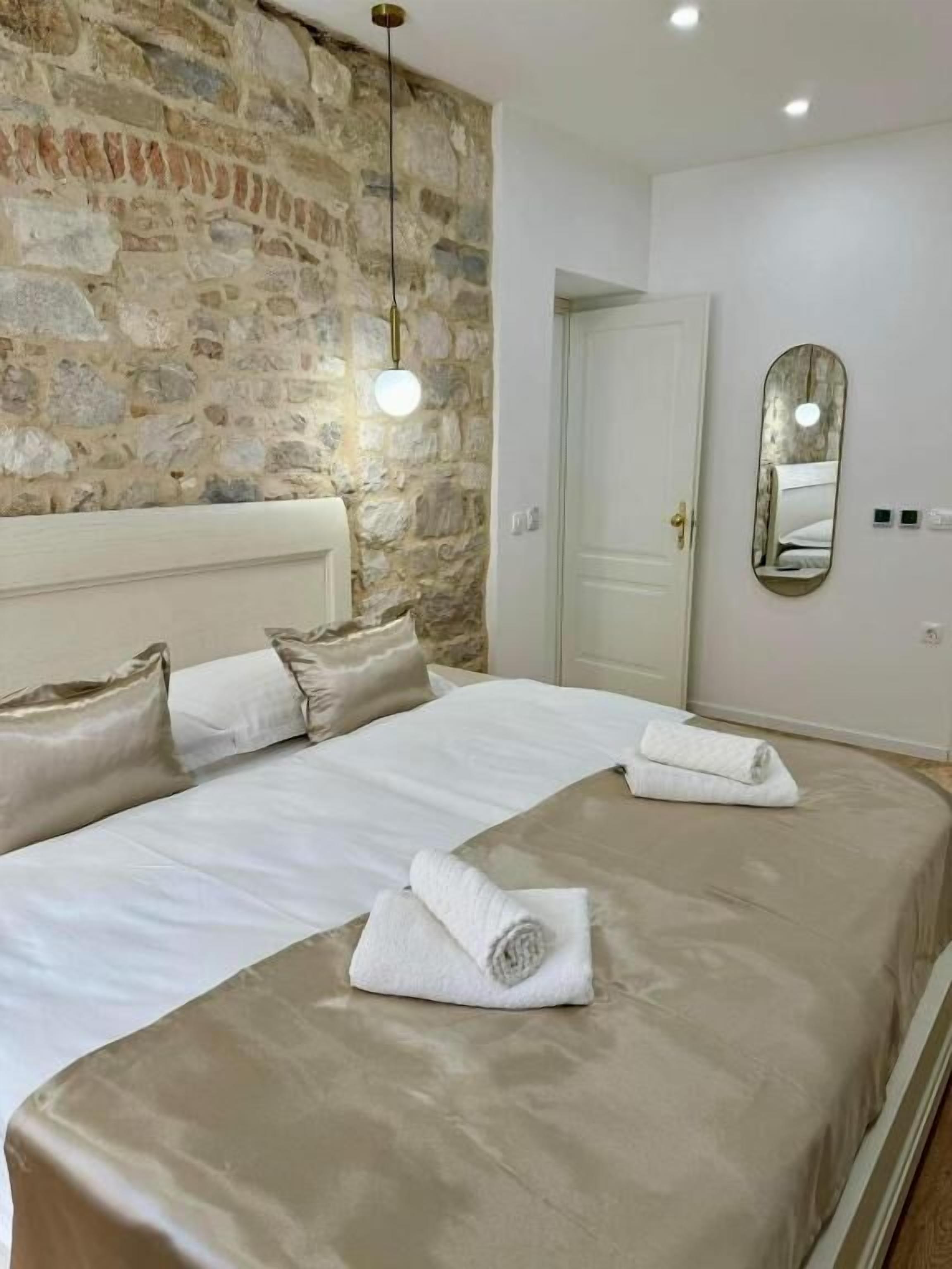 Apartemen, AC, pemandangan halaman