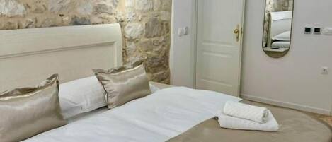 LÀgenhet - luftkonditionering - utsikt mot innergÄrden