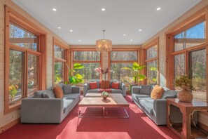 Living area - CHATEAUALYMA-966 (Morin-Heights)