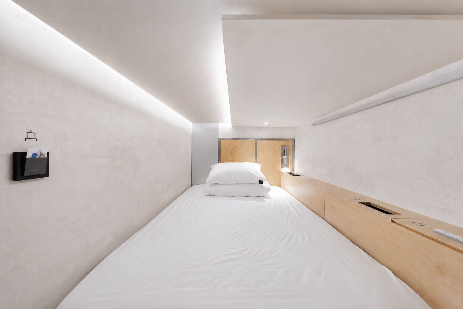 Capsule with Queen Bed - Female Only