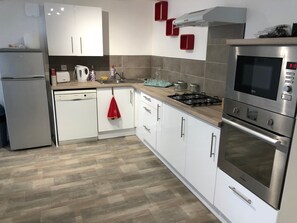 Private kitchen - Amoré Fléchette Clim Apartment with Wi-Fi and Air Conditioning (Laplume)