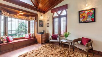 Deluxe Villa, Balcony, Mountain View | Interior