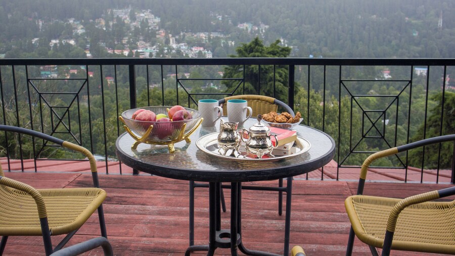 ELIVAAS 3 BHK with lounge The Meadow