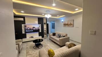 Deluxe Apartment, Balcony, City View | Interior