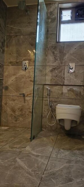 Executive Triple Room, 1 Bedroom | Bathroom - hotel shlok inn (Somnath)