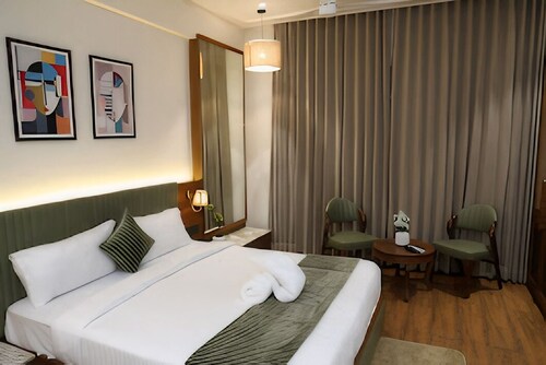 hotel shlok inn