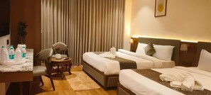 Room - hotel shlok inn (Somnath)