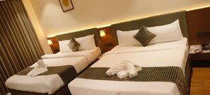 Room - hotel shlok inn (Somnath)