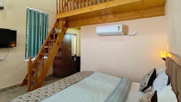 Family Suite, Balcony, Mountain View