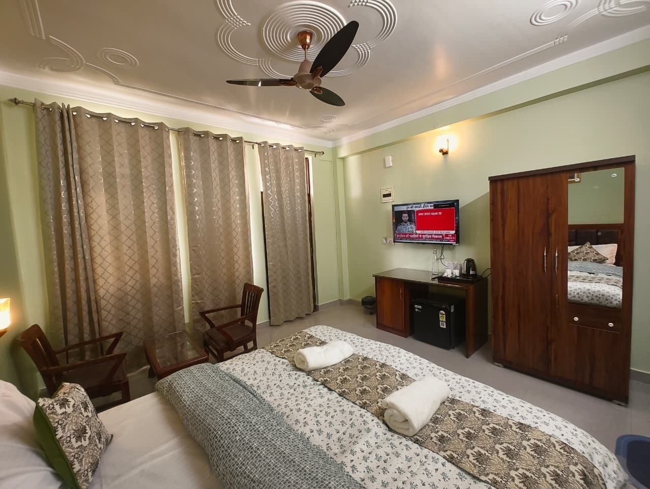 Habitació doble reial, balcó, vistes a la ciutat