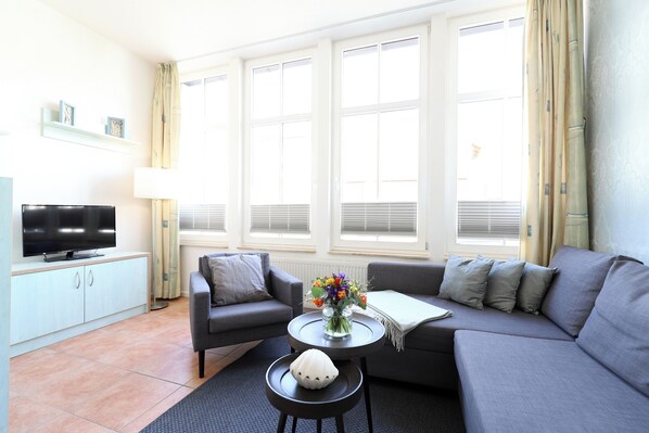 Living area - Vrbo Property (Rostock)