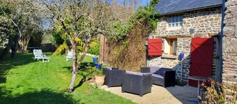 Pretty stone house with bucolic garden... A change of scenery guaranteed!