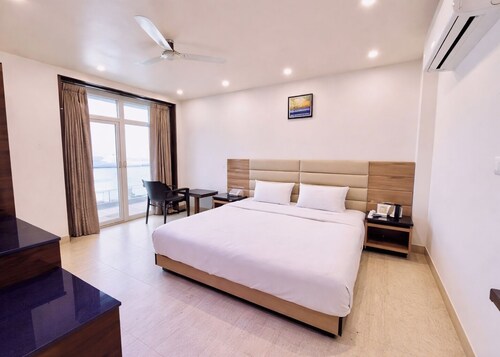 Hotel GR Palace - Sea View & Pool