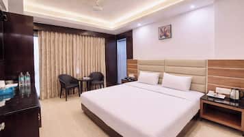 Seprai premium, meja kerja, ruang kerja ramah laptop, dan kedap suara
