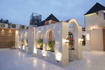 The Roseville Grand