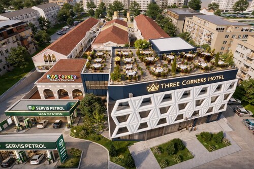 Three Corners Hotel