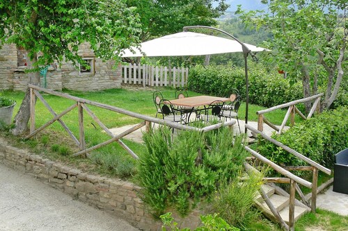 Apartment in Montefortino With Communal Pool