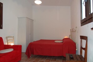 Classic Apartment, 1 Bedroom - Apartment in Montefortino With Communal Pool (Montefortino)