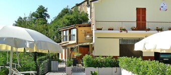 Apartment in Montefortino With Communal Pool