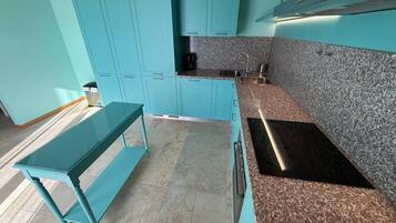 Frigorifero, microonde, forno, lavastoviglie