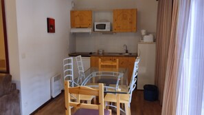 Classic Apartment, 3 Bedrooms | Private kitchen - Apartment Near Centre of Orelle (Orelle)