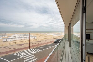 Classic Apartment, 3 Bedrooms | Balcony - Apartment Knokke-heist With Sea View (Knokke-Heist)