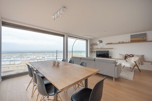 Classic Apartment, 3 Bedrooms | Dining - Apartment Knokke-heist With Sea View (Knokke-Heist)