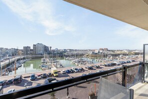 Classic-Apartment, 2 Schlafzimmer | Balkon