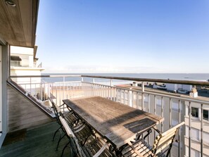 Comfort Apartment, 3 Bedrooms | Balcony - Duplex at Albert Beach With Stunning Sea Views (Knokke-Heist)