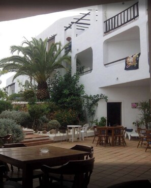 Outdoor dining - Entire housing: residential apt. in Santa Eulalia del Río, Spain (Santa Eulària des Riu)