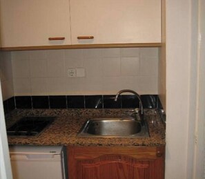 Private kitchen - Entire housing: residential apt. in Santa Eulalia del Río, Spain (Santa Eulària des Riu)
