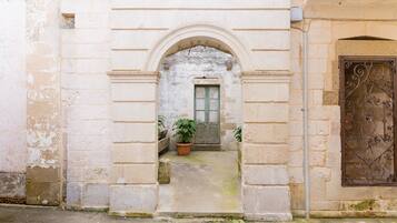 Enceinte de lâhĂ©bergement