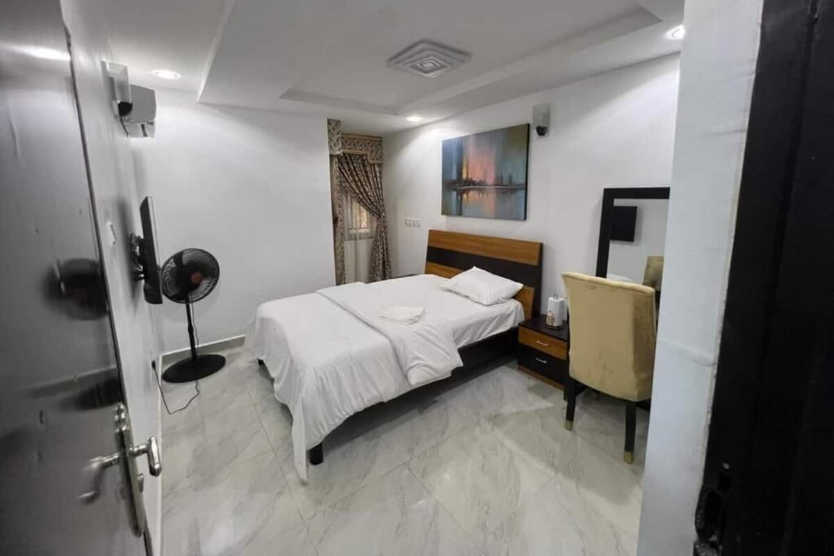 Comfort Room, Balcony, City View