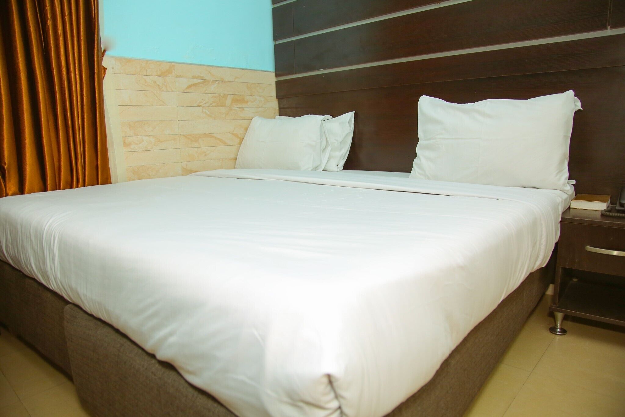 Comfort Room, Balcony, City View