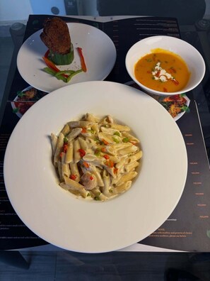 Food and drink - Harbour Bay Hotel  (Abuja)