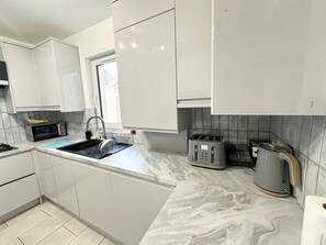 Dortoir Partagé, 1 chambre, accessible aux personnes à mobilité réduite | Cuisine privée