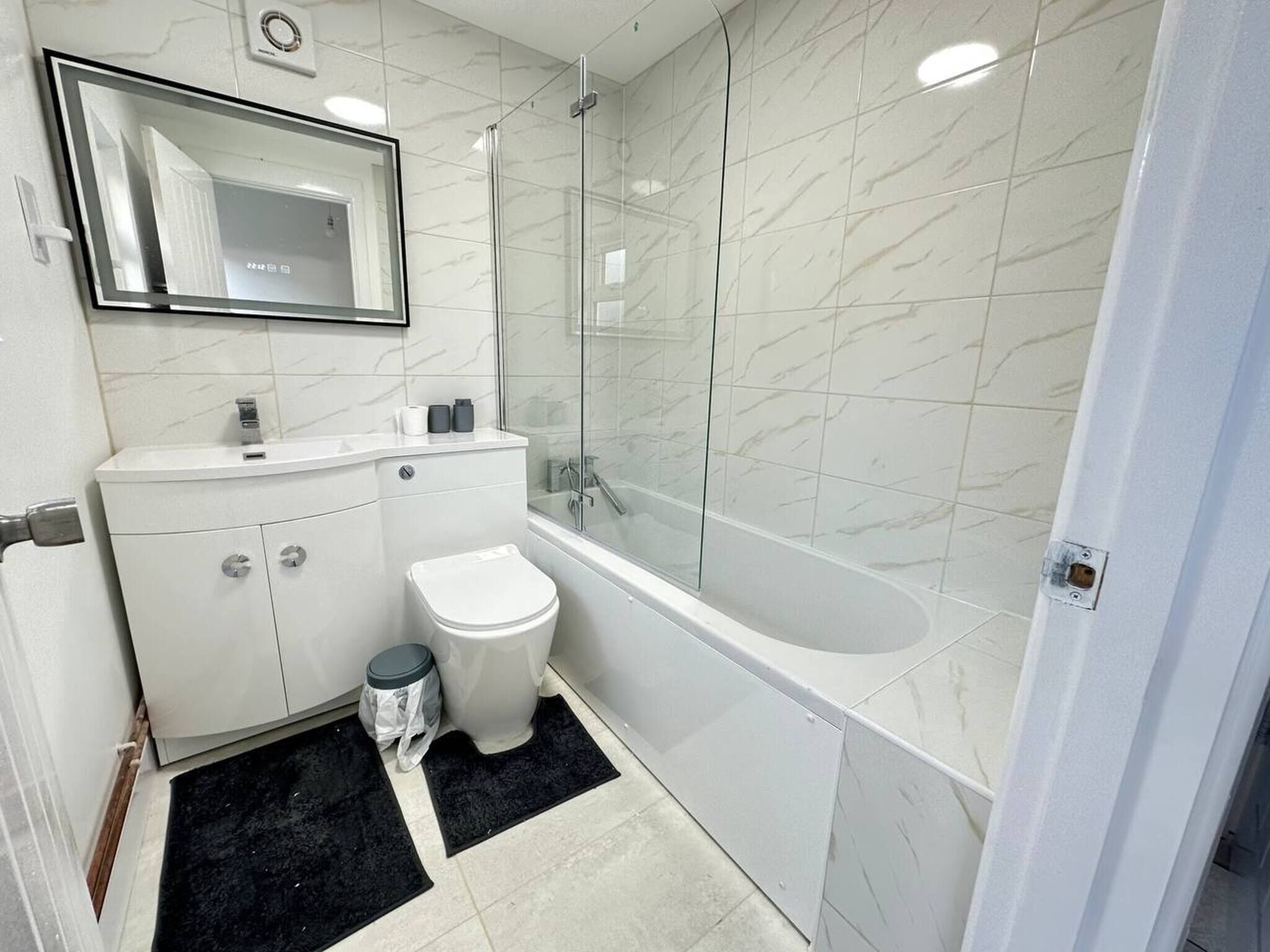 Nhà, 4 phòng ngủ | Phòng tắm