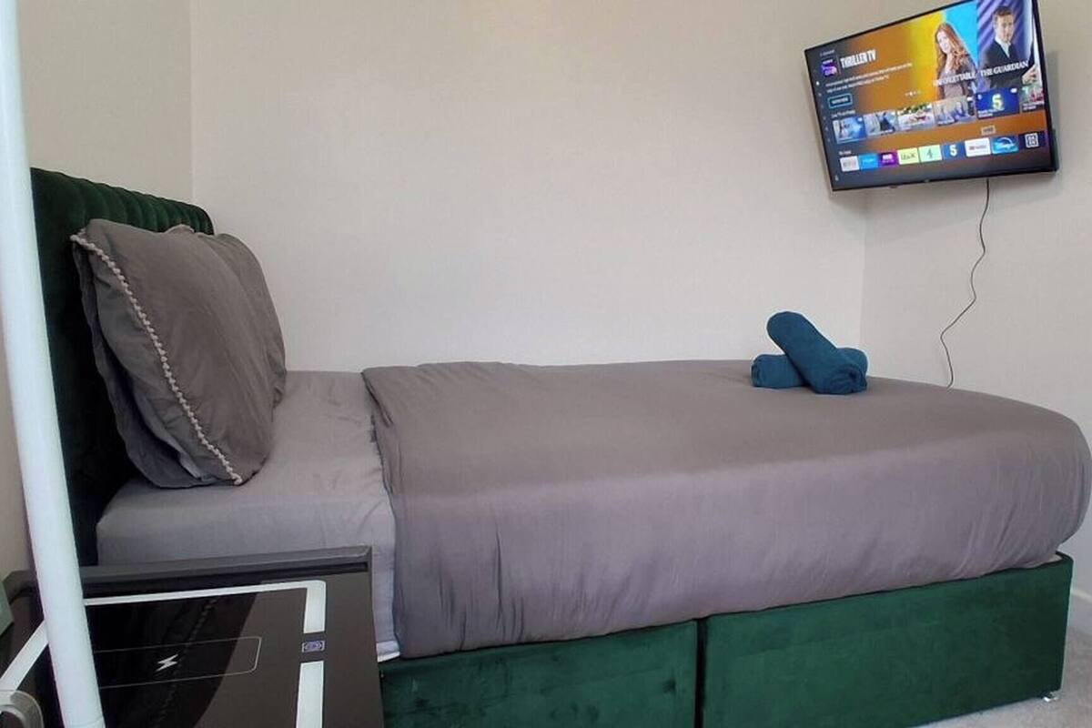 Nhà, 4 phòng ngủ