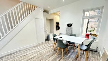 Shared Dormitory, 1 Bedroom, Accessible | Dining