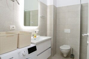 Family Apartment, Multiple Bedrooms, Sea Facing (Halina) | Bathroom - Halina (Orikum)