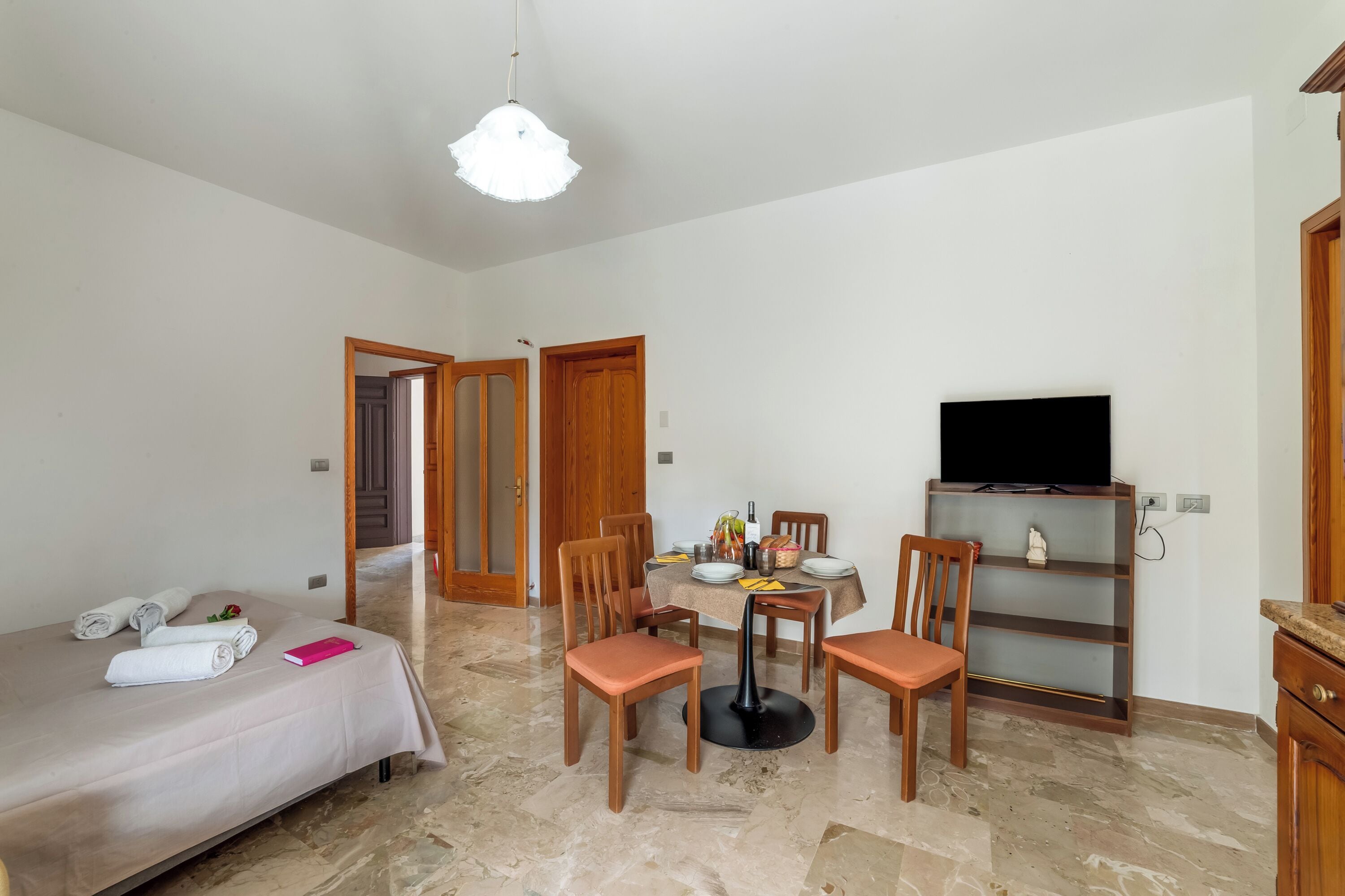 Standaard huis, meerdere slaapkamers (VillaMar Salento Trilo With Pool) | Dineren op de kamer