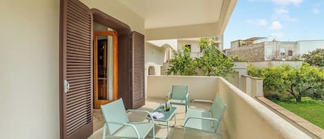 Standard House, Multiple Bedrooms (VillaMar Salento Trilo With Pool) | Balcony