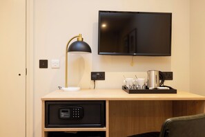 Quarto casal design, vista para a cidade