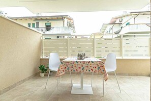 Outdoor dining - Homiday - Albatros 1, Two-room apartment on the Ground Floor (Alba Adriatica)