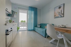 TV - Homiday - Albatros 2, Two Bedroom Apartment on the Ground Floor (Alba Adriatica)