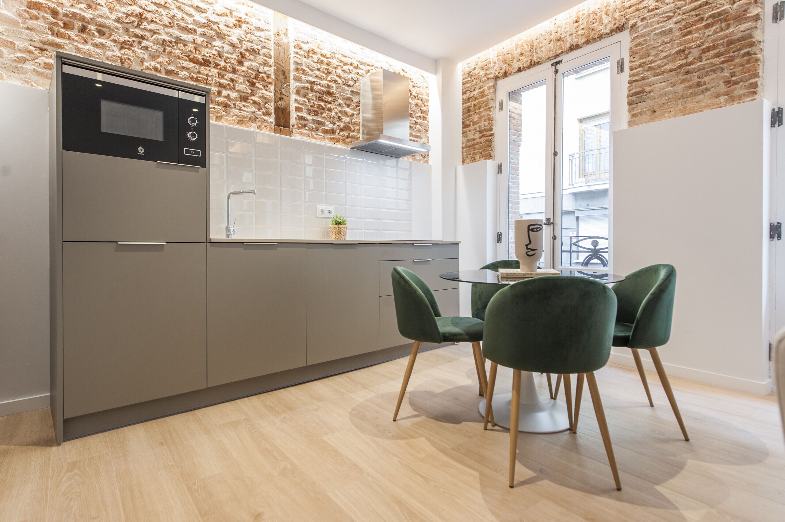 Classic Apartment, Balcony | Private kitchen