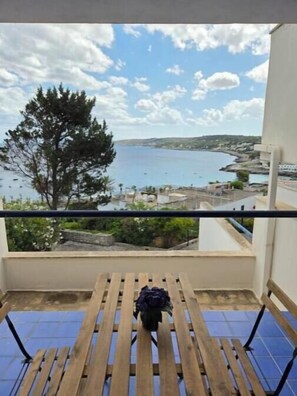 Property grounds - Sea view apartment in Castro with panoramic terrace and central location (Castro)