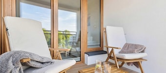 Spacious Apartment | Balcony, Parking, 400 m to the Beach