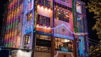 واجهة المنشأة