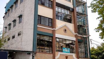 واجهة المنشأة